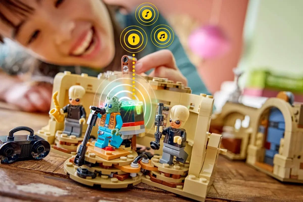 New Star Wars LEGO Mos Eisley Cantina SMART Play Set Unveiled