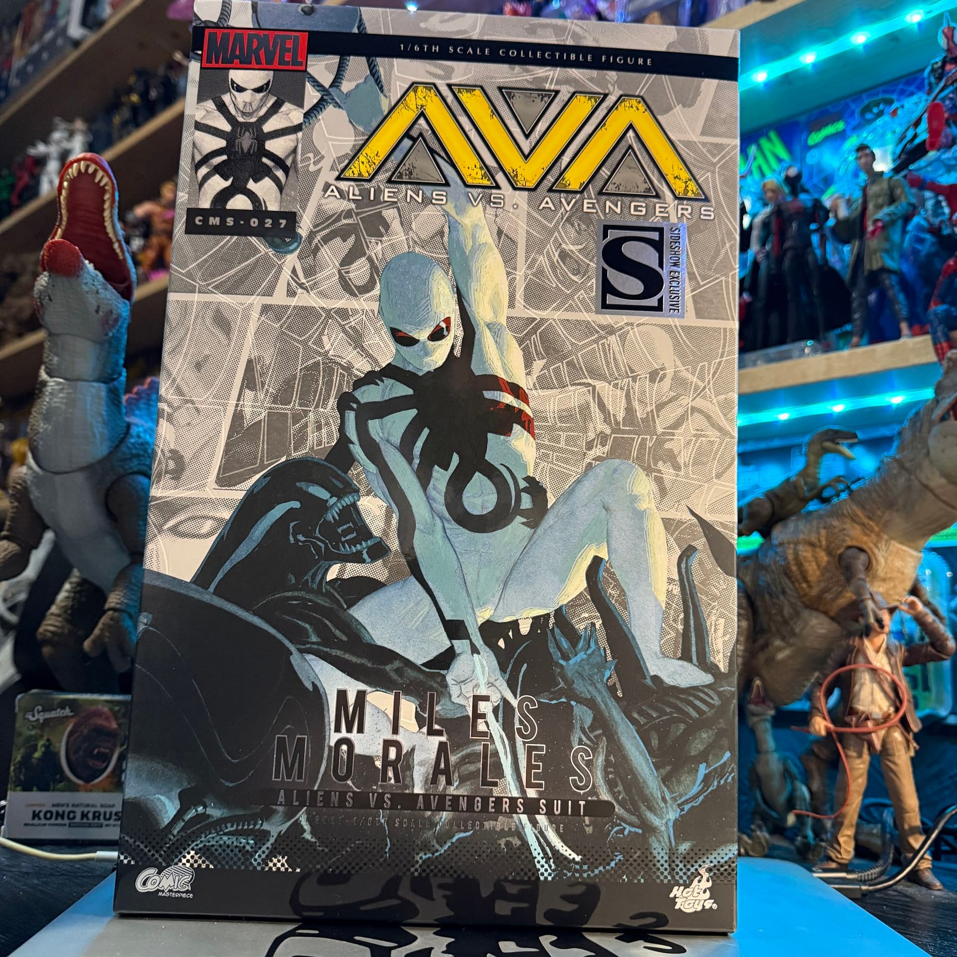 Spider-Man Gets a Xenomorph Upgrade with Hot Toys Aliens vs. Avengers