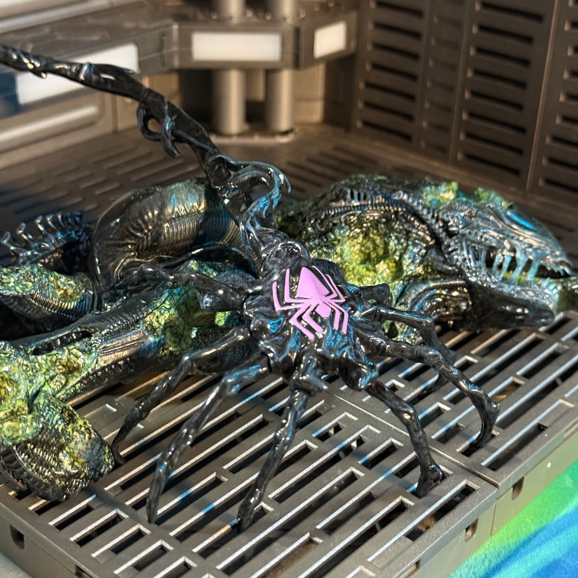 Spider-Man Gets a Xenomorph Upgrade with Hot Toys Aliens vs. Avengers