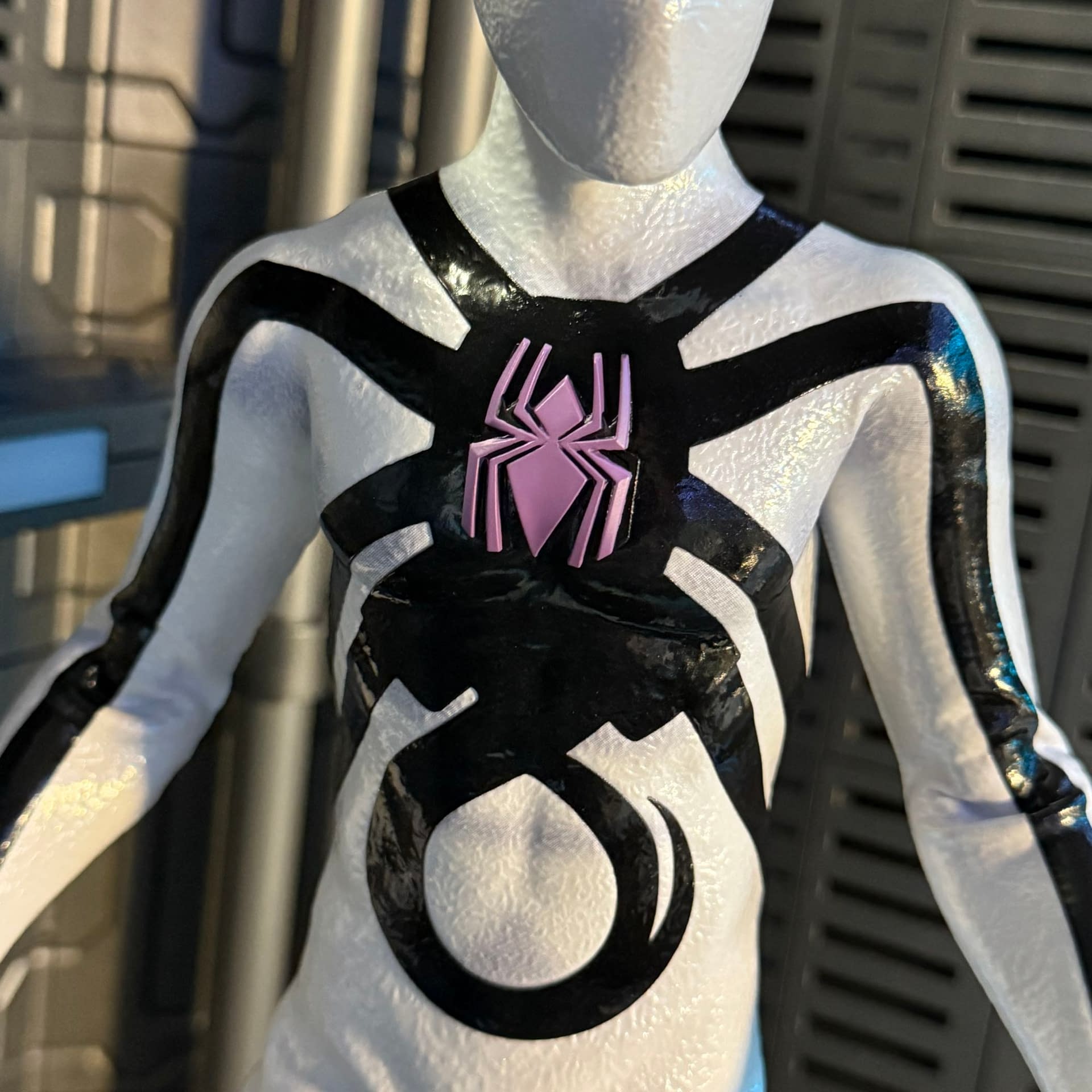 Spider-Man Gets a Xenomorph Upgrade with Hot Toys Aliens vs. Avengers