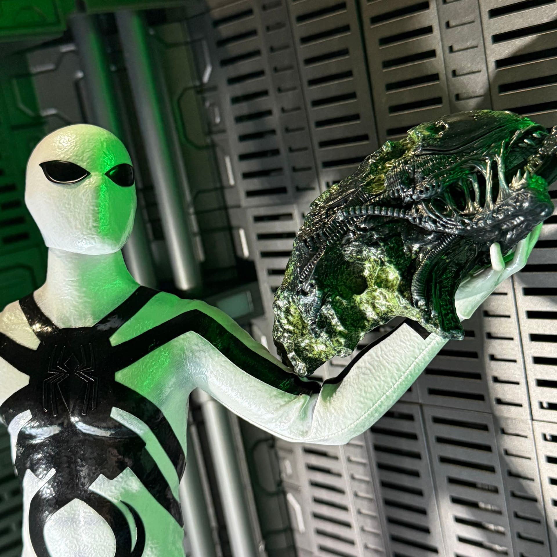 Spider-Man Gets a Xenomorph Upgrade with Hot Toys Aliens vs. Avengers