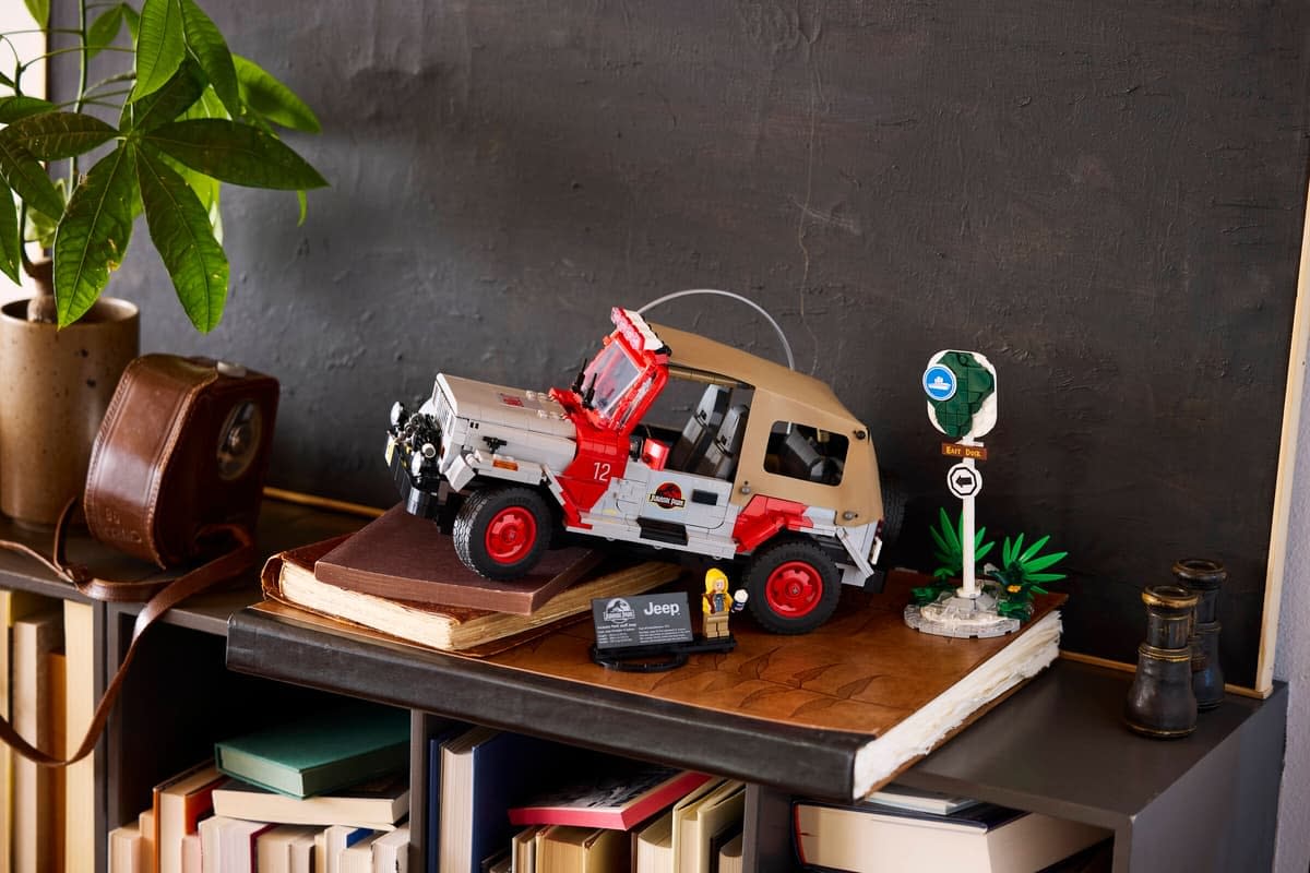 Return to Jurassic Park with LEGO's New Jeep Wrangler Set