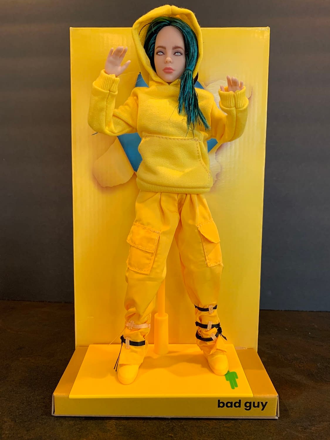 billie eilish doll la live