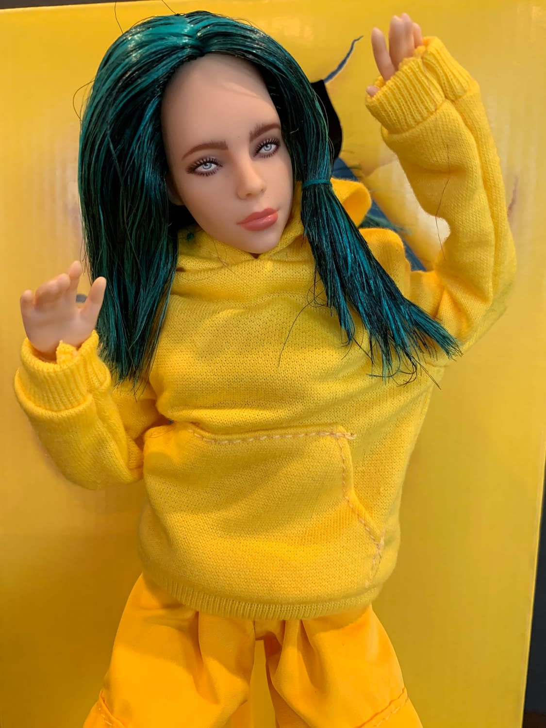 billie eilish doll la live