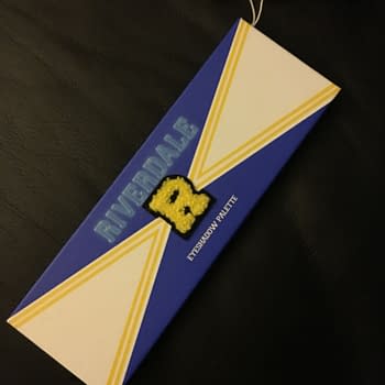 Hot Topic S New Riverdale Eyeshadow Palette Perfect For A Chock Lit Shoppe Date