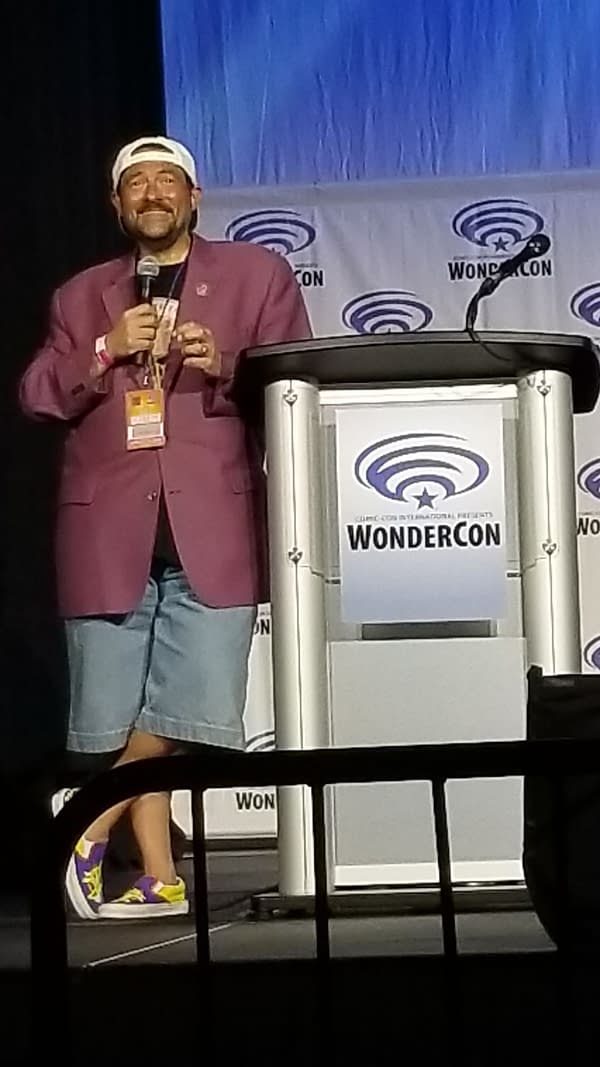 Kevin Smith Gets Emotional Discussing Bruce Willis at WonderCon 2022