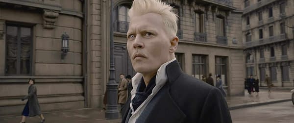 Une photo de Johnny Depp comme Grindelwald dans Fantastic Beasts: The Crimes of Grindelwald (2018).  Crédit: Warner Bros.