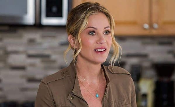 Dead To Me Christina Applegate Returns To Tv In Netflix Dark Comedy