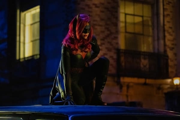 Arrow 'Elseworlds, Part 2': Batwoman Makes Lasting Impression on Barry, Cisco (PREVIEW)