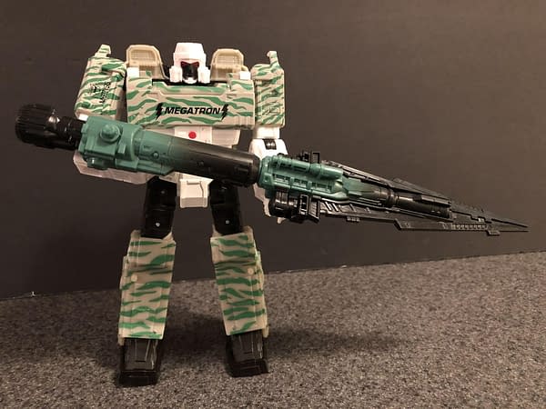 Let's Take a Look at the Transformers War For Cybertron G2 Combat Megatron