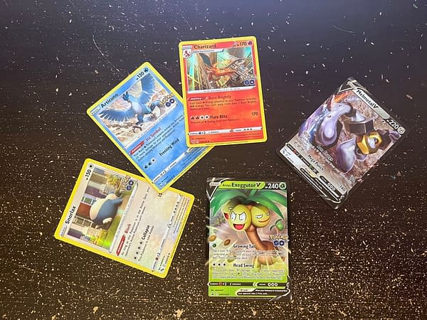 Pokémon TCG - Pokémon GO Alolan Exeggutor box pulls. Credit: Theo Dwyer