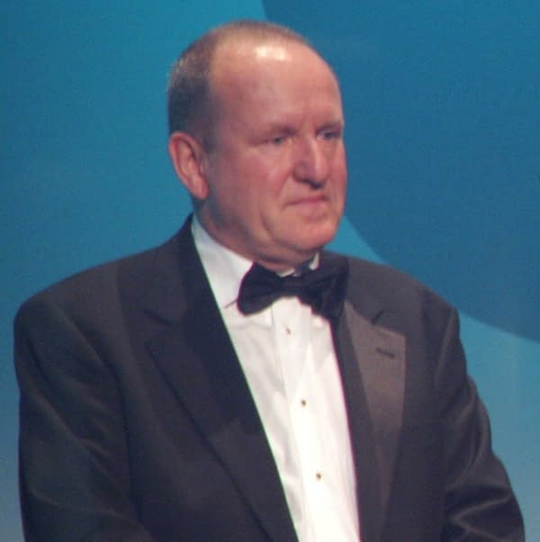 Сэр Ян Ливингстон, основатель Games Workshop, получает рыцарское звание.