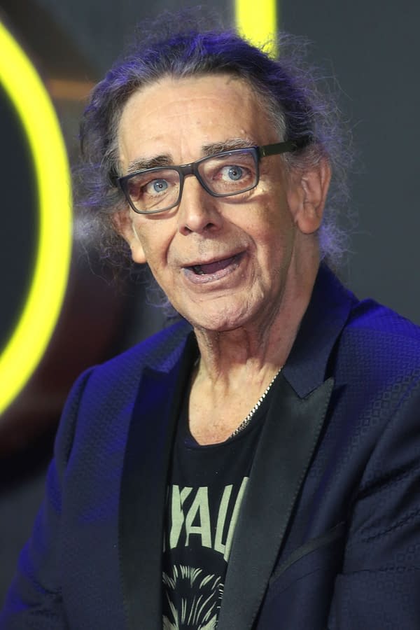 Peter Mayhew, Gentle Giant Behind 'Star Wars' Chewbacca, Passes at 74