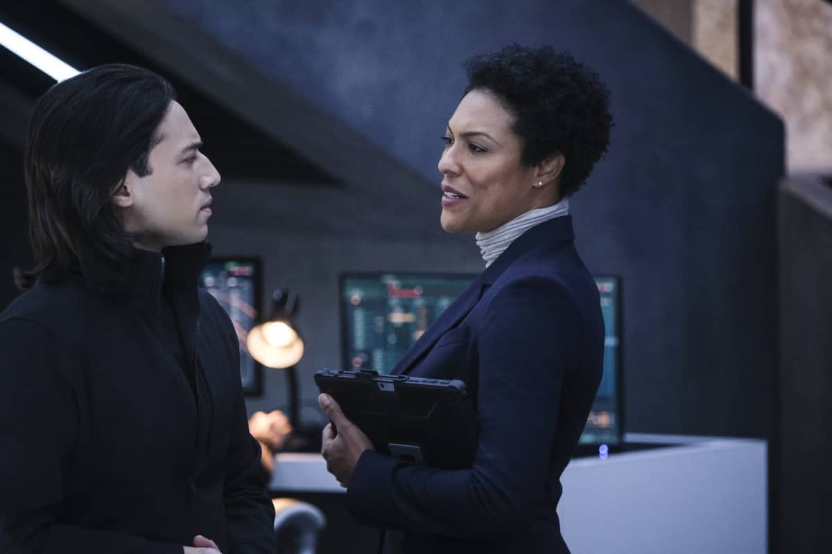 'Supergirl' Season 4, Episode 14 "Stand and Deliver" Puts The "Meta" in "Metaphor" [SPOILER REVIEW]