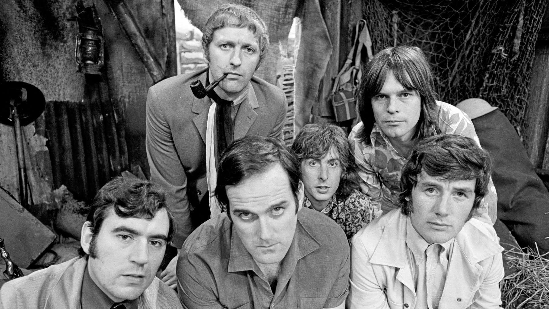 Monty python s flying circus. Монти Пайтон. Летающий цирк Монти Пайтона. Комик группа Монти Пайтон.