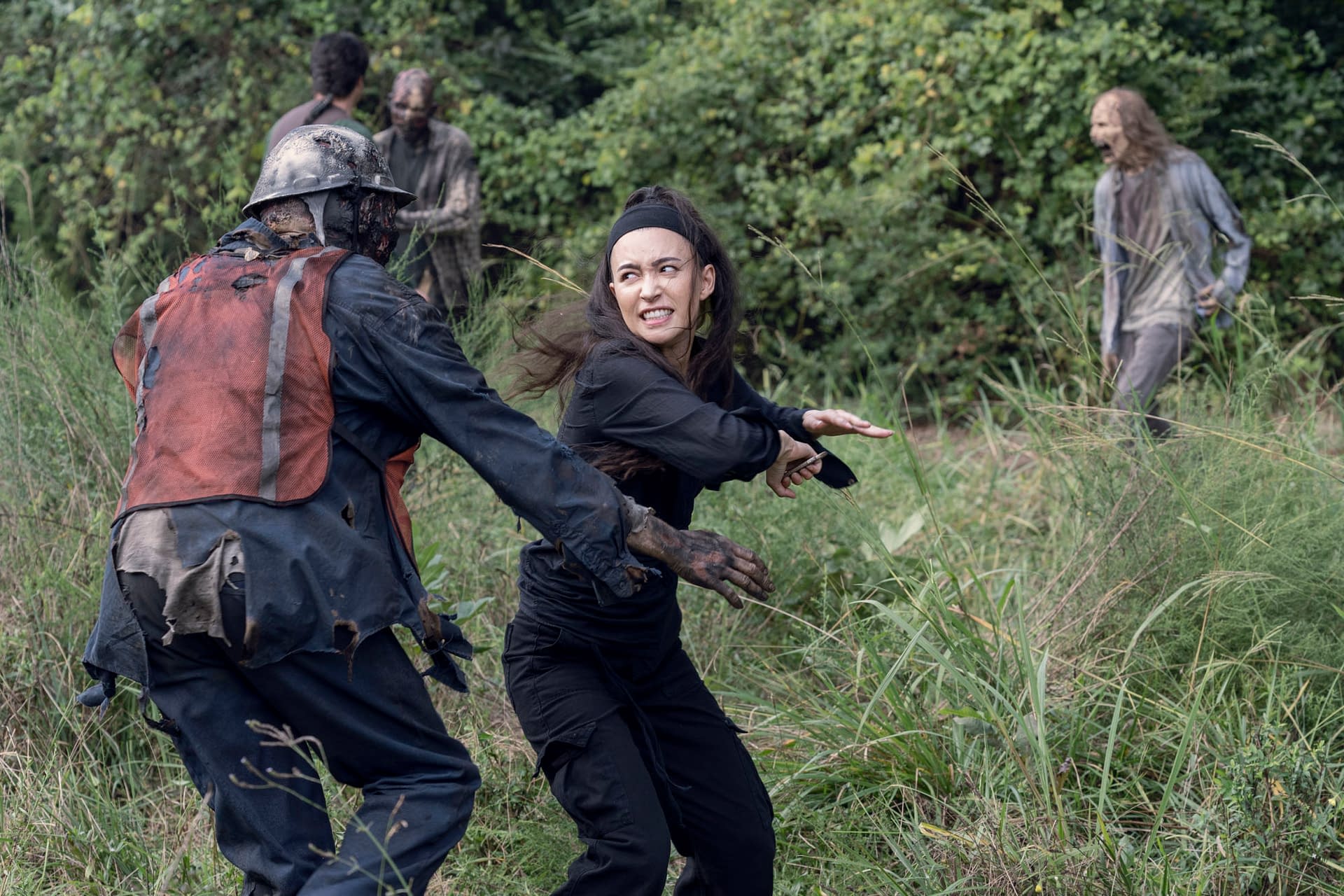 "The Walking Dead" Season 10 "The World Before": The Drumbeat of War Grows Louder [PREVIEW IMAGES]
