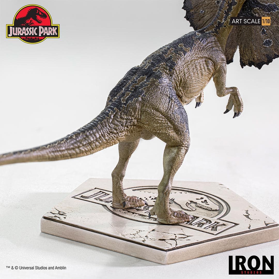 Jurassic Park Dilophosaurus has Escaped in New Iron Studios Statue 