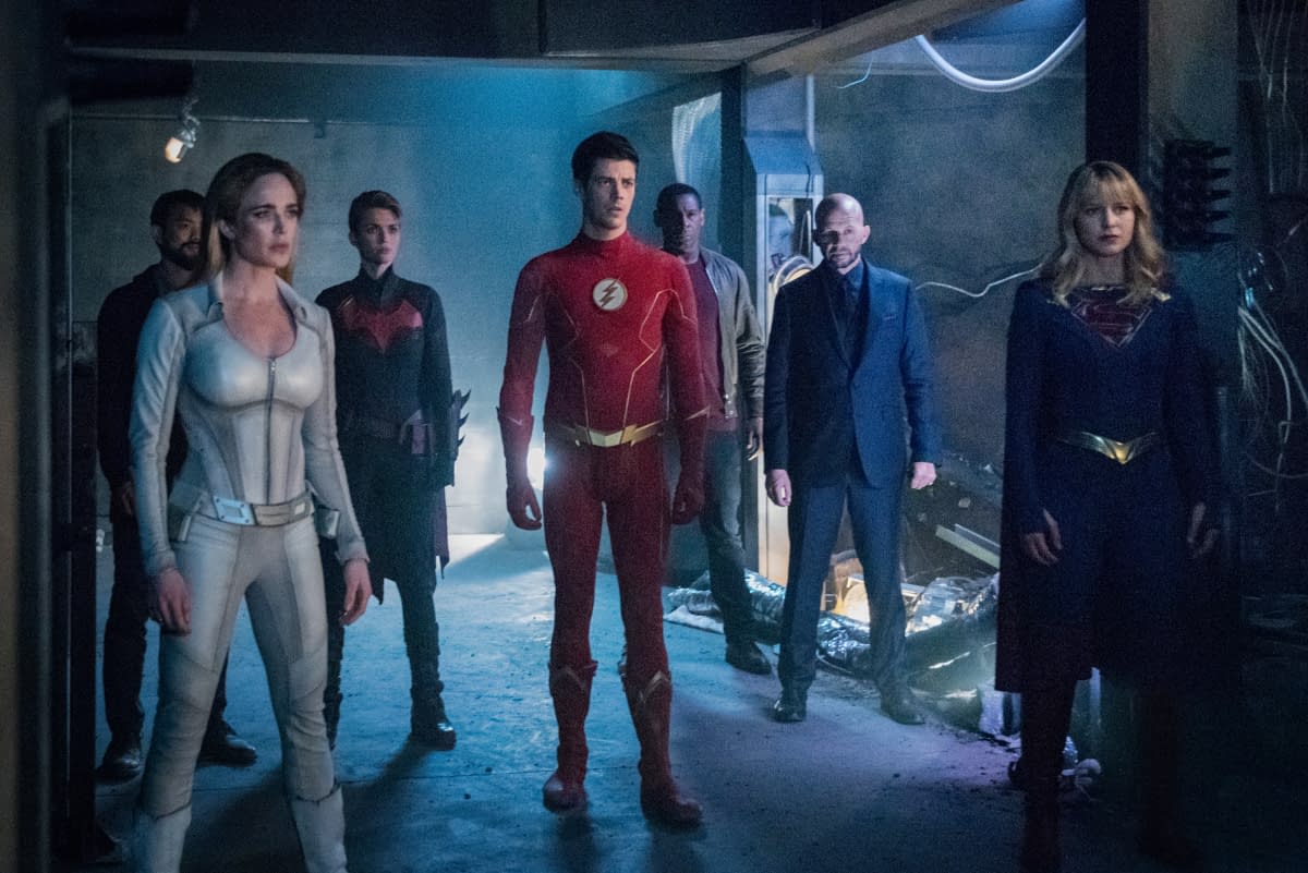 "Crisis on Infinite Earths: Part Four" Giant Stakes, Big Cameos, and Huge Climactic Battle Fitting Goodbye for "Arrow" Amell [SPOILER REVIEW]