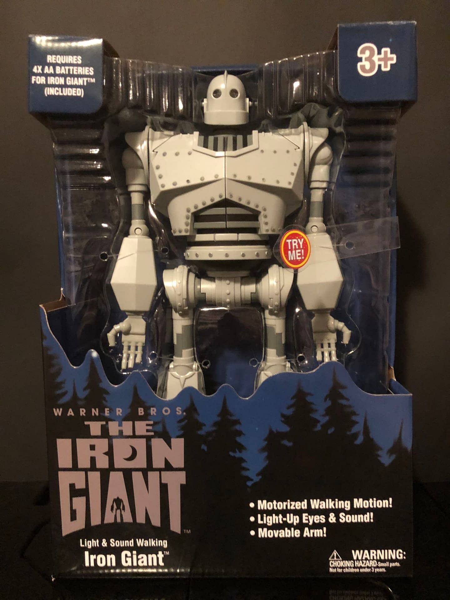 Iron Giant Figure New walks lights/sound Walmart Exclusive Goldlok
