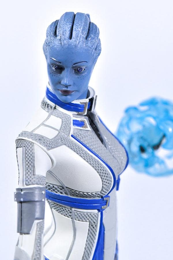 Mass Effect Liara T'Soni Gets 2,000 Piece Statue From BioWare