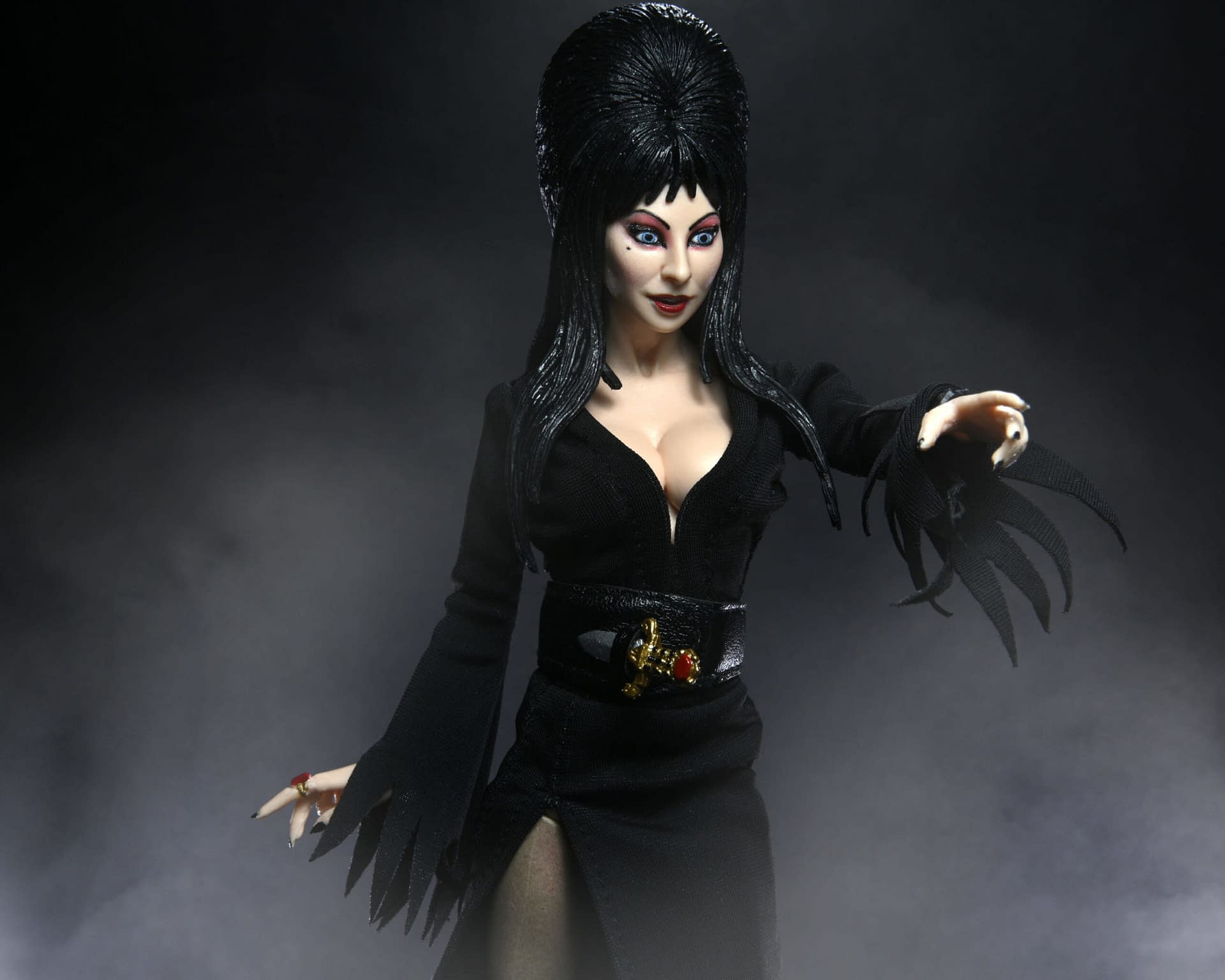 Elvira Mistress of Dark Halloween 1.5" Pin Mailed from USA 