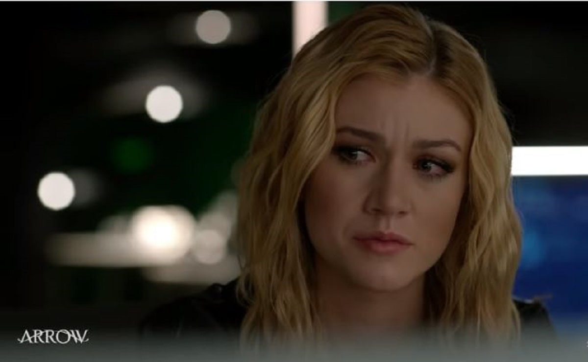 "Arrow" Finale "Fadeout" Preview: Mia Feels She's Failing as Green Arrow