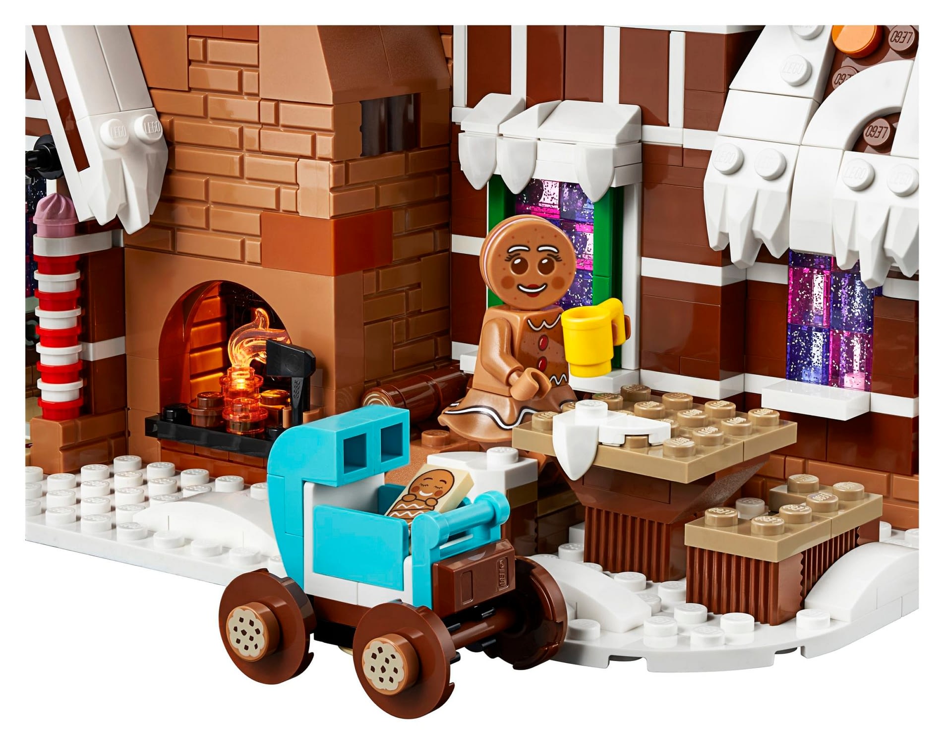 Gingerbread Family Gets Nice and Cozy with New LEGO Set