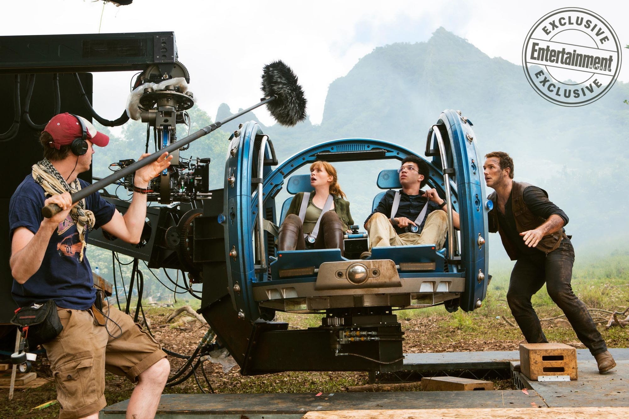 9 New Behind The Scenes Pictures From Jurassic World Fallen Kingdom