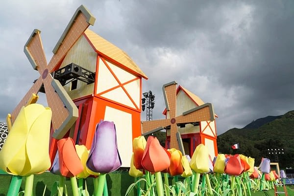 'Holey Moley' Will Either End Civilization or Take it to the Next level