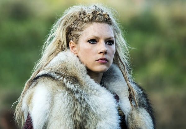 Vikings-Katheryn-Winnick-as-Lagertha-13.