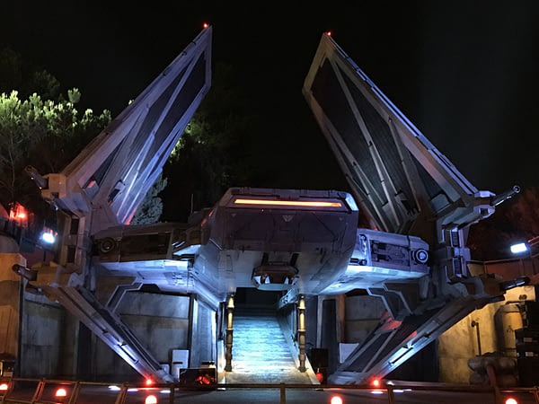 Star Wars: Galaxy’s Edge Retained Idea from Former “Episode IX” Director