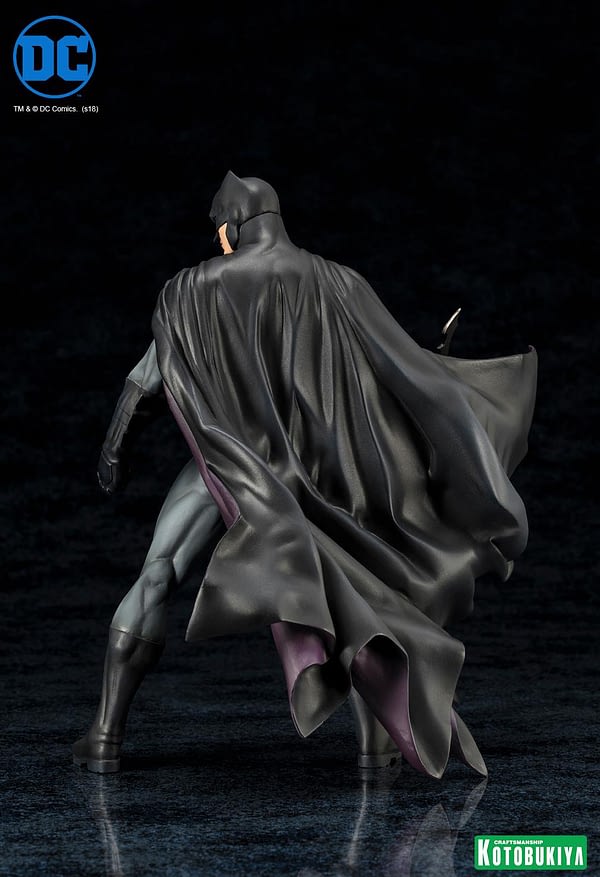 kotobukiya batman statue