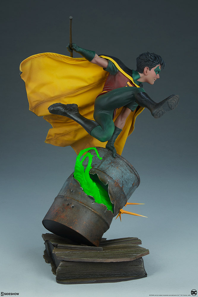 tweeterhead robin statue