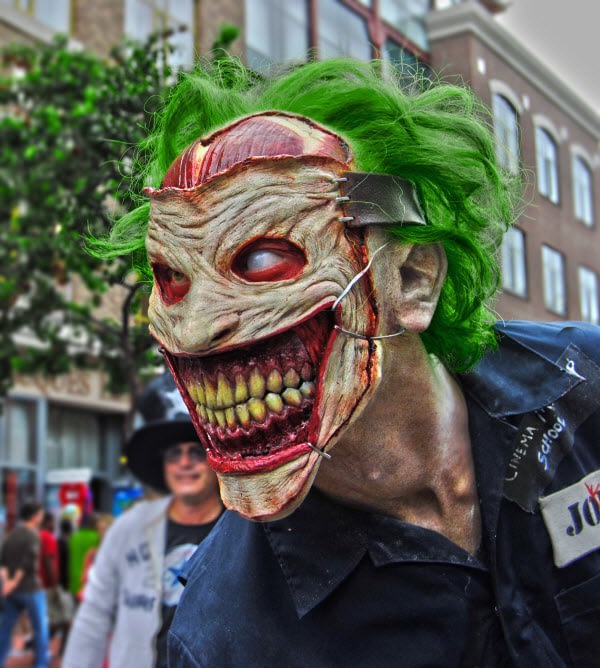 joker death of the family statue