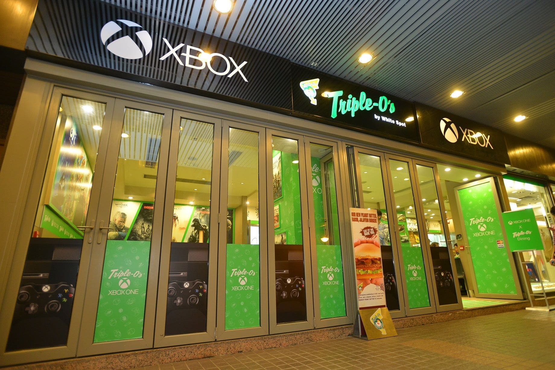 If You're In Hong Kong, Go To The Xbox Restaurant And Get An Xbox One