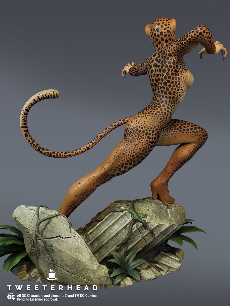ww84 cheetah statue