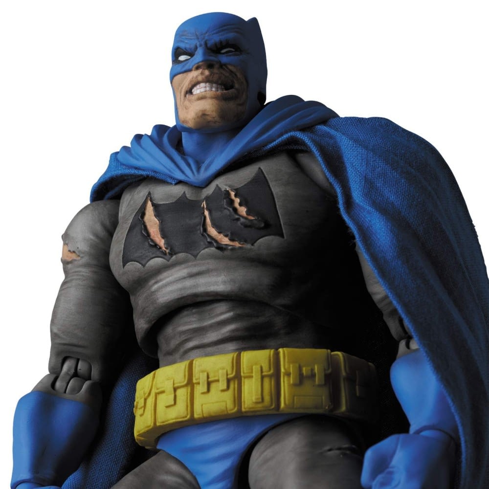 mafex dark knight 3.0